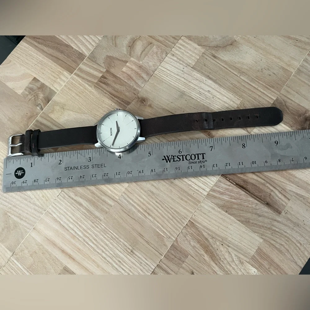 Nixon brand model